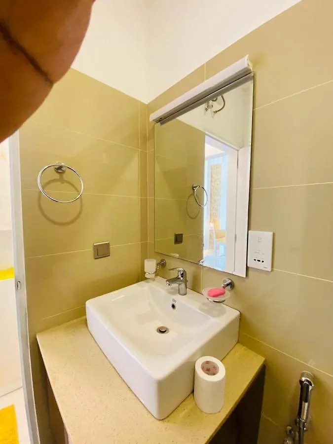 Ocean Breeze - Udaya Luxury Apartments Negombo 0*,