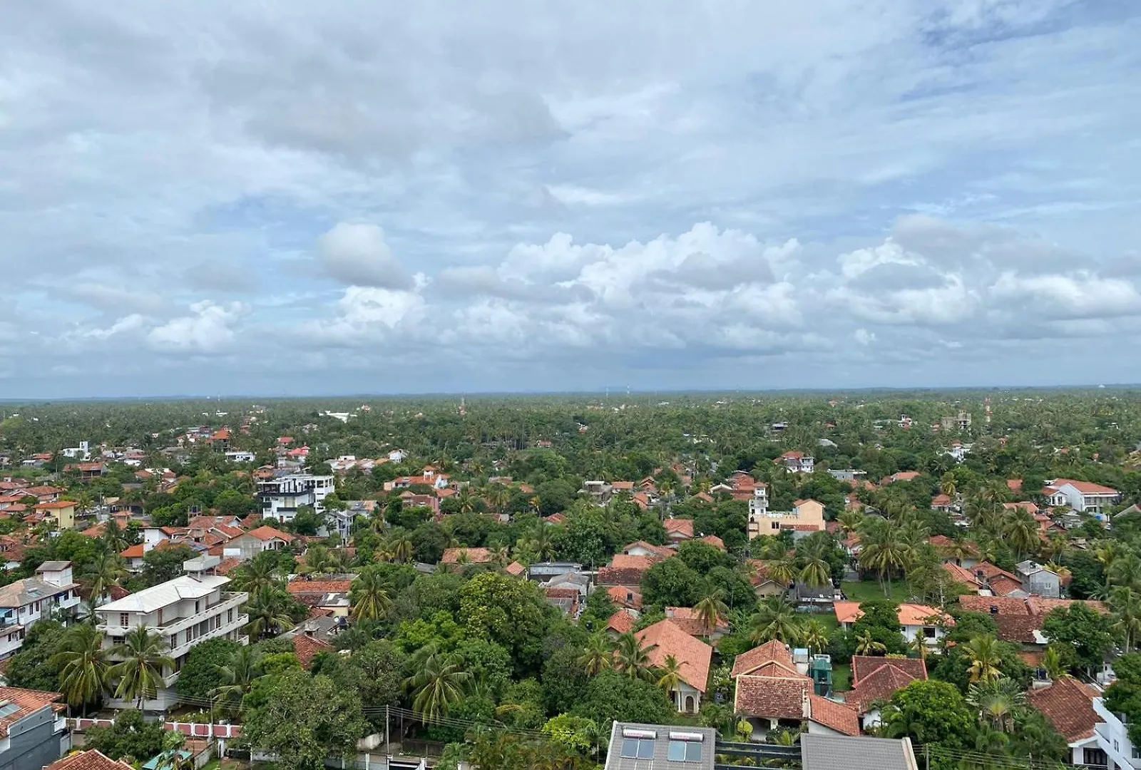 Ocean Breeze - Udaya Luxury Apartments Negombo