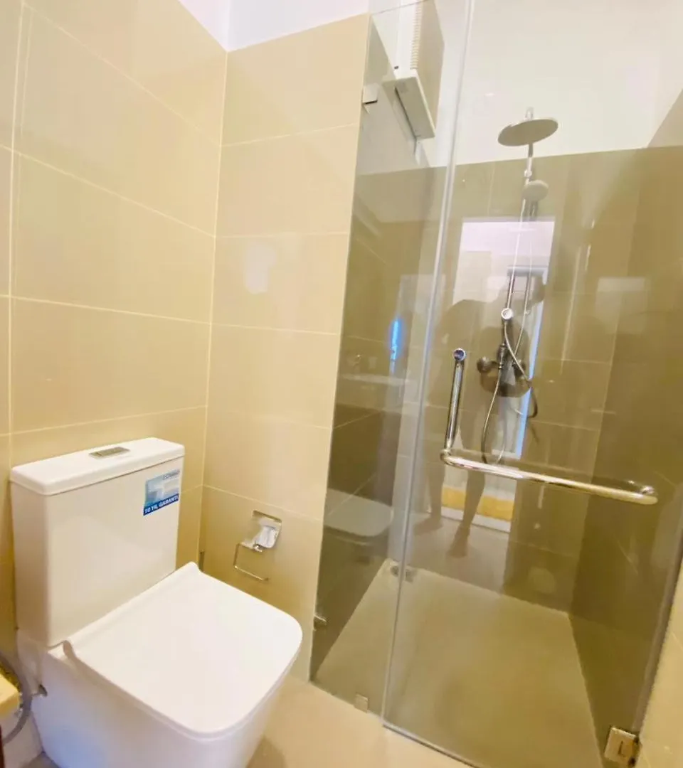 Ocean Breeze - Udaya Luxury Apartments Negombo