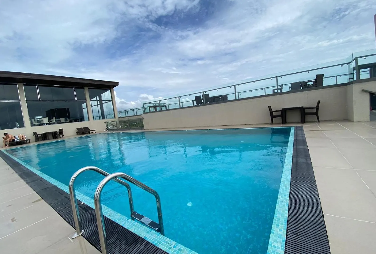 Ocean Breeze - Udaya Luxury Apartments Negombo Sri Lanka