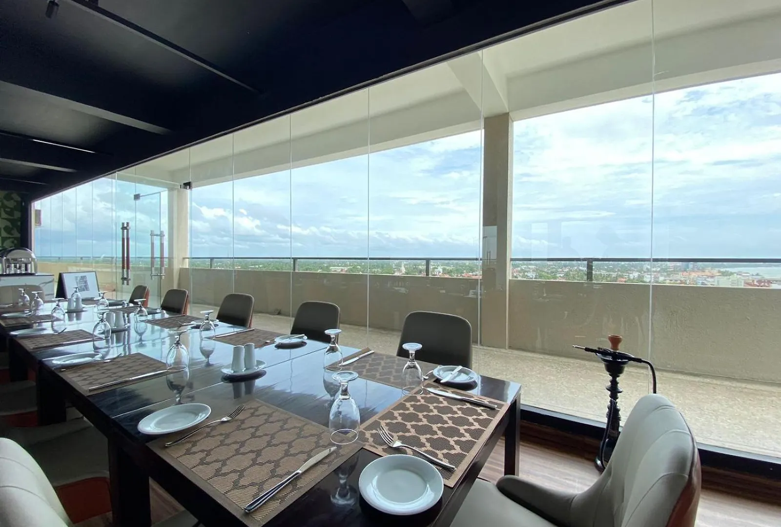 Ocean Breeze - Udaya Luxury Apartments Negombo