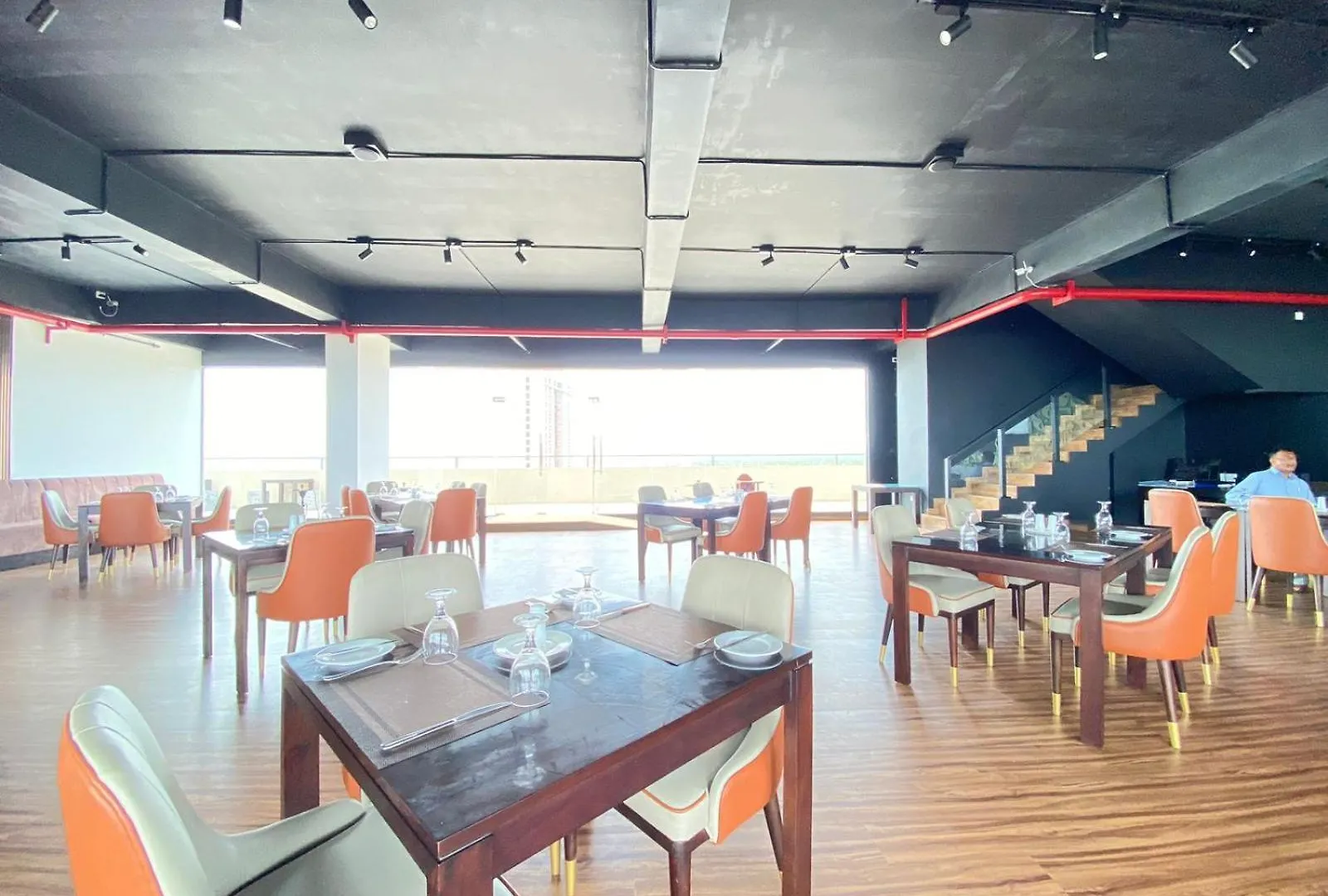 Ocean Breeze - Udaya Luxury Apartments Negombo
